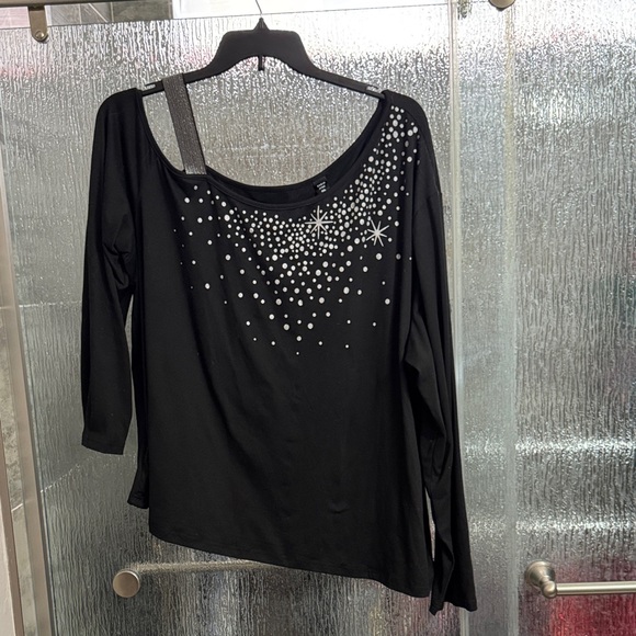 Cold Shoulder Top - Picture 2 of 5